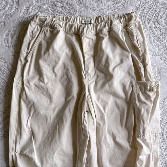 Madewell - Cargo Parachute Pants in (Re)generative Chino - Antique Cream - Picture 6 of 14